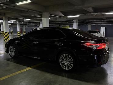 Продажа авто: Toyota Camry: 2018 г., Седан — 4