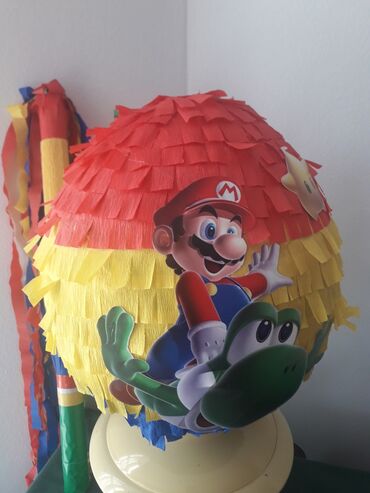 Igračke: Super Mario pinjata Odmah dostupna pinjata na udaranje. Pinjata je
