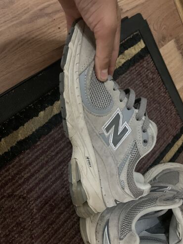 кроссовки new balance: Продаю кроссовки new balance размер 37 вонь нету носил неделю стали