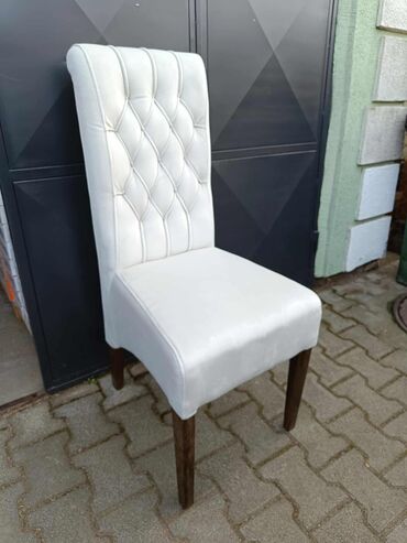 Stolice: 08. stolica 
5800din — 5