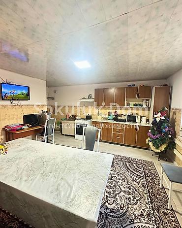 Продажа коттеджей и домов: 🏠Продается дом в с. Сокулук 🟡Комнаты: 4 🟡Участок: 8 соток 🟡Отопление — 7