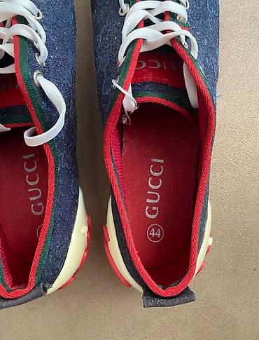 gucci ayaqqabı: Məhsul: Gucci kişi idman ayaqqabısı - Ölçü: 44 (daxili tabanda “44” — 2