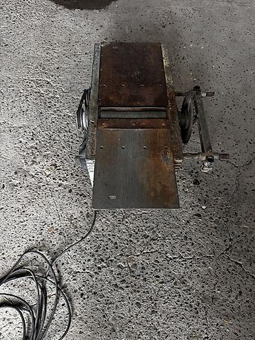 taxta kəsən makina: Ağac emalı üçün elektriklə işləyən universal dəzgah - Üst hissədə — 2