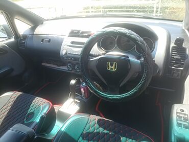 бишкек хонда свик: Honda Fit: 2004 г., 1.3 л, Вариатор, Бензин, Хетчбек