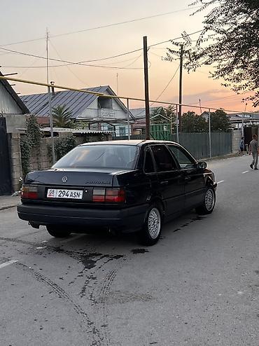 аренда авто спарк: Volkswagen Passat: 1989 г., 1.8 л, Механика — 6