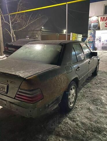 срочно машина сатылат: Mercedes-Benz W124: 1987 г., 2.3 л, Механика, Бензин, Седан