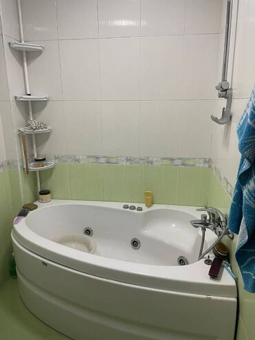 Uzunmüddətli kirayə mənzillər: Ayna Sultanova Heykəlinin yanında 17 mərtəbəli binanın 10-cu — 13