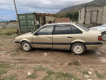 полировщик авто: Volkswagen Passat: 1989 г., 1.8 л, Механика, Бензин, Седан — 2