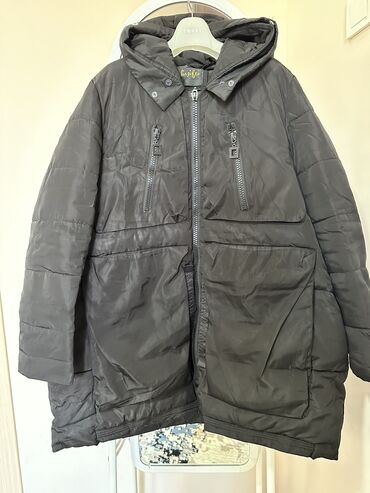 Пуховики и зимние куртки: Продаю 1) зимняя куртка размер 48 - 3000 сом 2) Деми куртка размер — 7