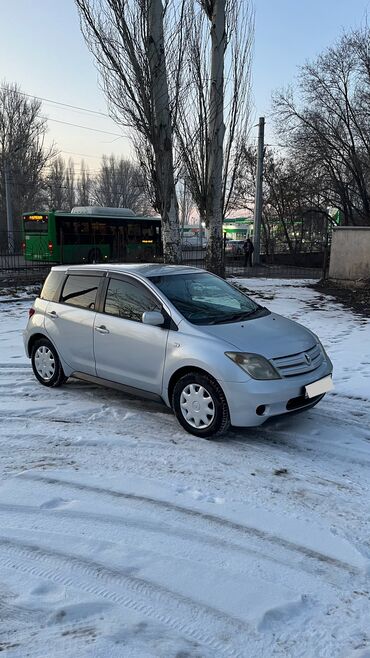 Toyota: Toyota ist: 2003 г., 1.3 л, Автомат, Бензин, Хэтчбэк