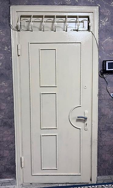 white: Demir aglr qapldl indiki yungul qapldan deyil cercivesi yoxdu tek — 2