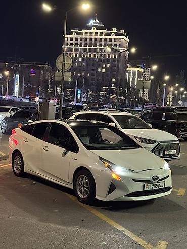 Toyota: Toyota Prius: 2016 г., 1.8 л, Автомат, Гибрид, Лифтбек — 1