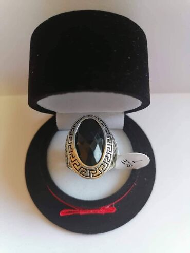 Prstenje: Cena: 1100din
Veličina 8 9 10 — 7