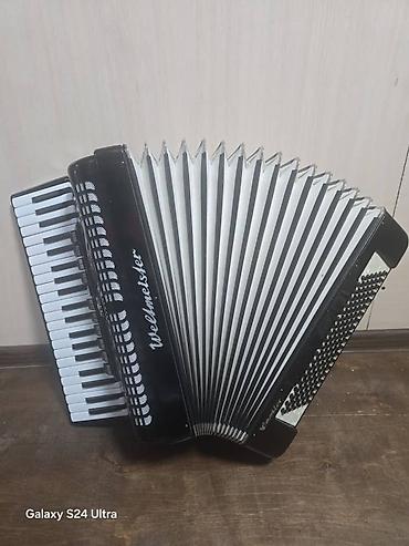Аккордеоны: Продаются аккордеоны по выгодной цене,в отличном состоянии, звоните — 9