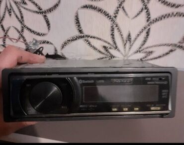 Minidisk və disk pleyerlər: Pioner 70 50 BT.yaxsi veziyyetde .usb .disk .aux .BT hamisi islekdi