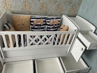 mebel islenmis: Oğlan və qız üçün, İşlənmiş, Dördbucaq, Beşik, Dəst ilə, Matras ilə, Yellənmə mexanizmsiz — 3