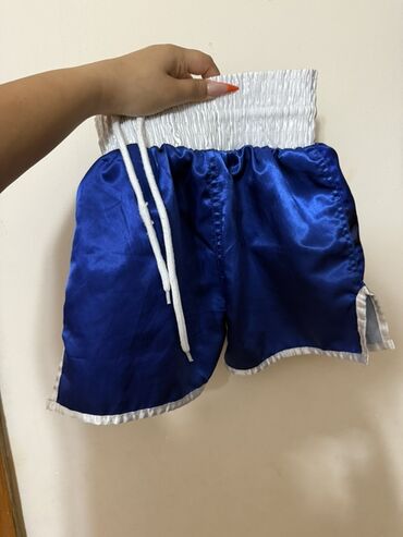 Əlcəklər: Boks və fitnes dəsti Dəst tərkibi: - Venum markalı boks əlcəkləri — 12