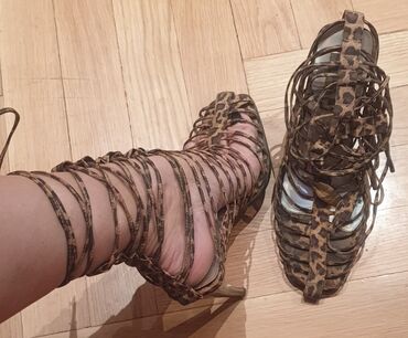 zara zlatne sandale: Sandals, Zara, 38