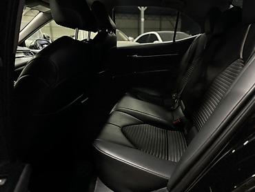 corolla 2016: Toyota Camry: 2019 г., Седан — 10