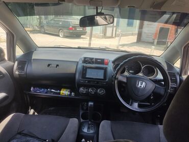 хонда сивик леви руль автамат хежибек серебристый: Honda Fit: 2002 г., 1.3 л, Вариатор, Бензин, Хэтчбэк