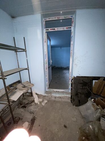 Kirayə qaraj: 0.06ha torpaq sahəsi. 109.6 kv.m yaşayış, 64.6 kv.m köməkçi sahə — 14