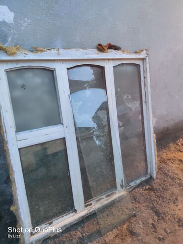 пластиковые окна в рассрочку бишкек: Деревянное окно, цвет - Белый, Б/у, 150 *150, Самовывоз