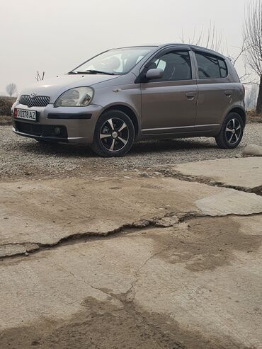 Toyota: Toyota Yaris: 2003 г., 1 л, Механика, Бензин, Хэтчбэк