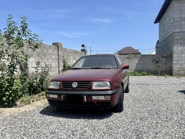 фольксваген авто: Volkswagen Vento: 1992 г., 1.8 л, Механика, Бензин, Седан