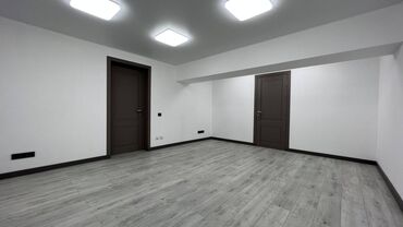 офисное помещение без комиссии: Сдаем офисные помещения (67 м2) . Помещения находятся на территории
