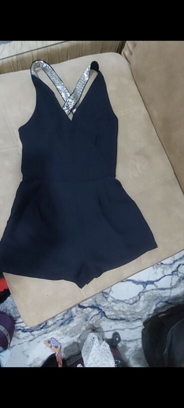 Dəstlər, kostyumlar: Qadın geyimleri 9 aznden baslayir. bir nece geyim alana endirim ve — 13