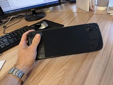 бек абад: Steam Deck OLED 512 гб, покупал пол года назад еще на гарантии, почти — 1