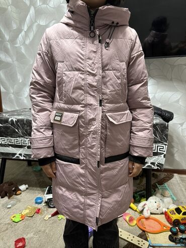 детский пальто: Детское/подростковое зимнее пальто-куртка розово-пудрового цвета