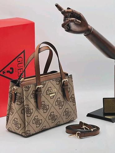 Torbe: GUESS torba – model sa monogram printom - Dizajn: klasična trapez — 6