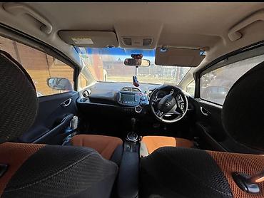 Honda: Honda Fit: 2012 г., Вариатор, Гибрид, Хэтчбэк — 4