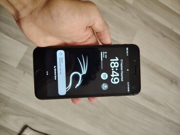 сотовый телефон fly ff188 black: IPhone 8 Plus, 256 ГБ, Черный, Отпечаток пальца, Беспроводная зарядка