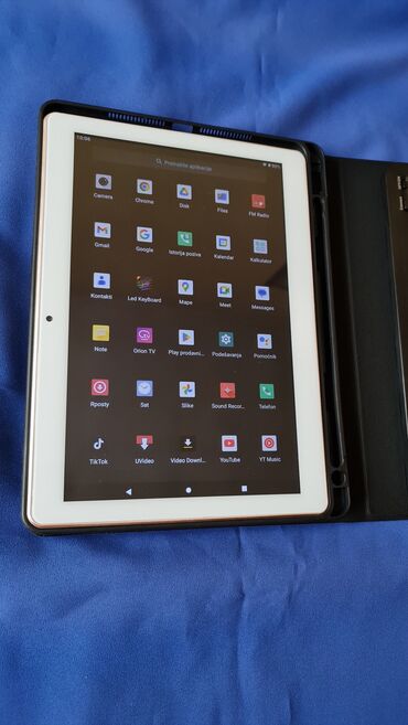Tableti: Tablet sa maskom,blutut tastaturom, ima za 2 sim kartice, nov — 13