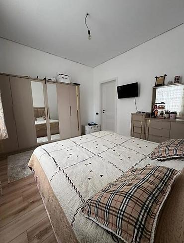 Продажа коттеджей и домов: 🏙️ Продаётся: дом, 6+ ком — 300 м² 📍 Локация: с. Новопокровка 🏢 Дом — 1