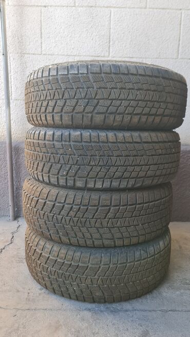 купить резину на уаз r15: Продам зимнюю резину б/у 215/60/17, прошу 13000с at lalafo.kg купить резину на уаз r15: Продам зимнюю резину б/у 215/60/17, прошу 13000с