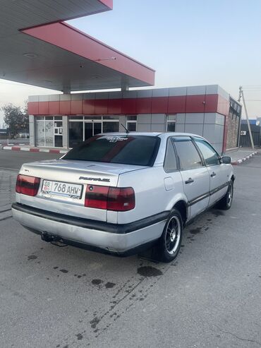 Volkswagen: Volkswagen Passat: 1996 г., 1.6 л, Механика, Газ, Седан — 4