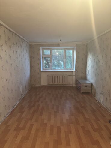 сколько стоит трехкомнатная квартира в бишкеке: 1 комната, 18 м², Малосемейка, 4 этаж, Старый ремонт