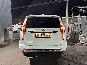 белый салон: Mitsubishi Montero Sport: 2023 г., 3 л, Автомат, Газ, Внедорожник — 10