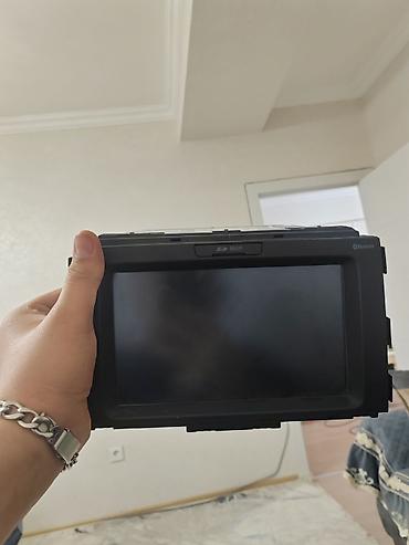 manitor: Kia carnival 2017 monitor — 1