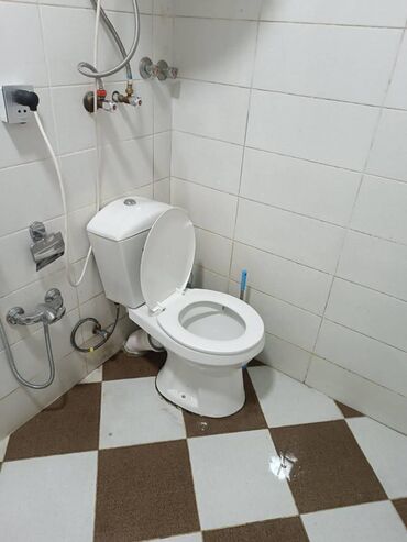 Uzunmüddətli kirayə mənzillər: Əhmədli Məzahir Rüstəmov küçəsi yeni tikili binada yerləşir. Mərtəbə — 9