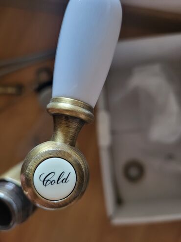 Duş üçün kranlar: Salam temiz buronza heresinen 2 desdi cox baha almlṣam tek tek — 13