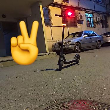tek tekerli scooter: Elektrikli skuter – şəhər içi rahat hərəkət üçün kompakt və səssiz — 3