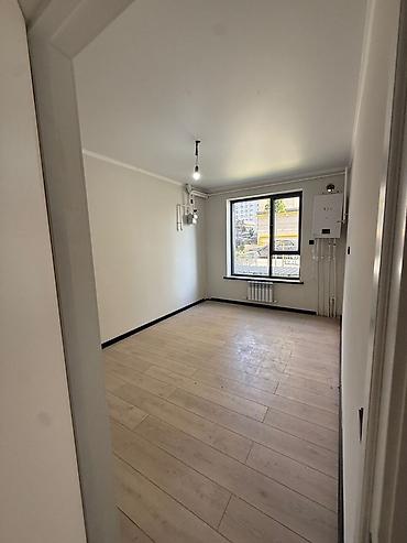 южный мкр: Студия, 40 м², Индивидуалка, 1 этаж, Свежий ремонт — 1