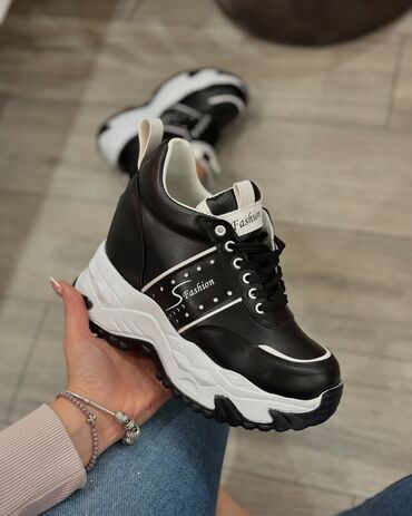 Gležnjače: Gležnjače, 38 — 4