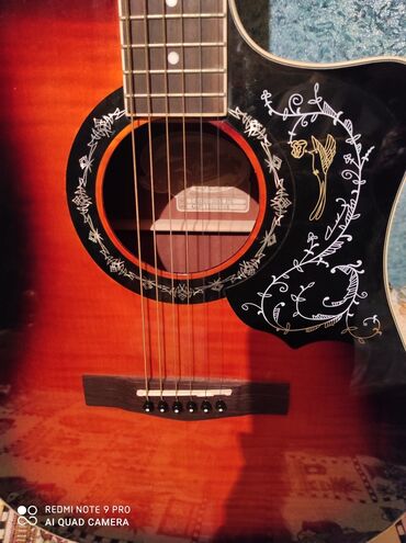 Gitaralar - Azərbaycan: Fender GİTAR. Satilir təcili pul lazim oldugu ucun