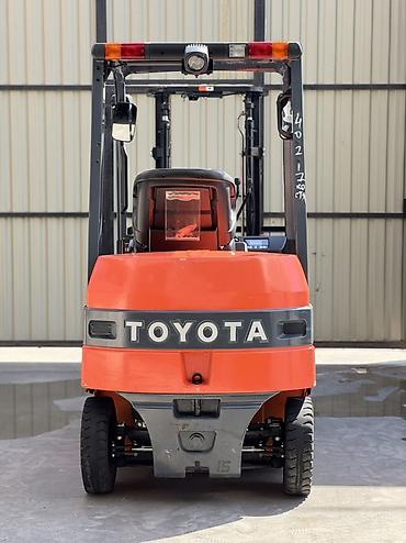 e34 2 5: Погрузчик, Toyota, 2021 г., Колесный, Вилочный — 3