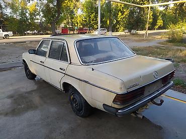 Унаа сатуу: Mercedes-Benz W123: 1982 г., 2.5 л, Кол менен иштөөчү, Дизель, Седан — 3